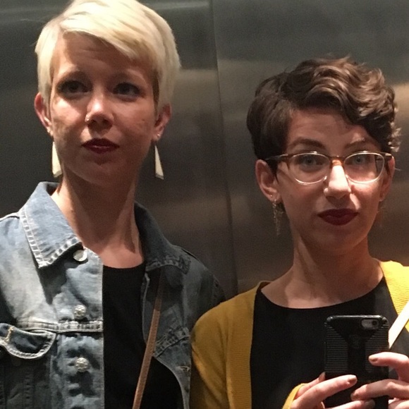 Meet your Poshers, Alyssa & Trish - Picture 2 of 4